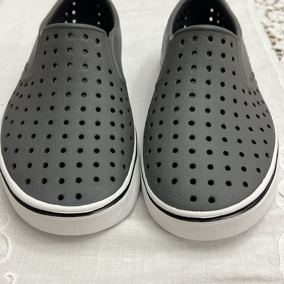 Native Shoes Gray Miles size M4/W6 - Picture 3 of 11